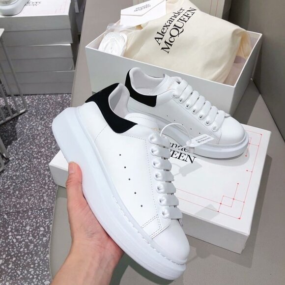 Women's sneakers - Picture 4 of 6